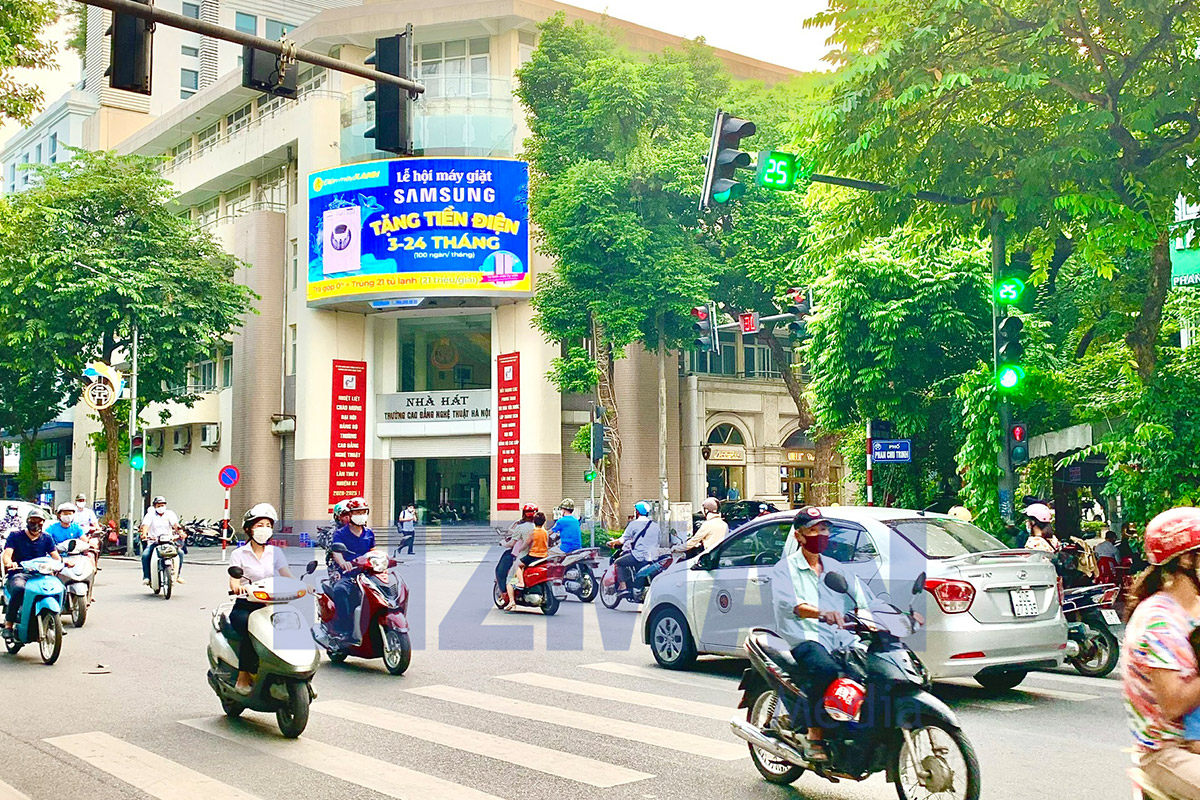 đường Hai Bà Trưng ở Hà Nội