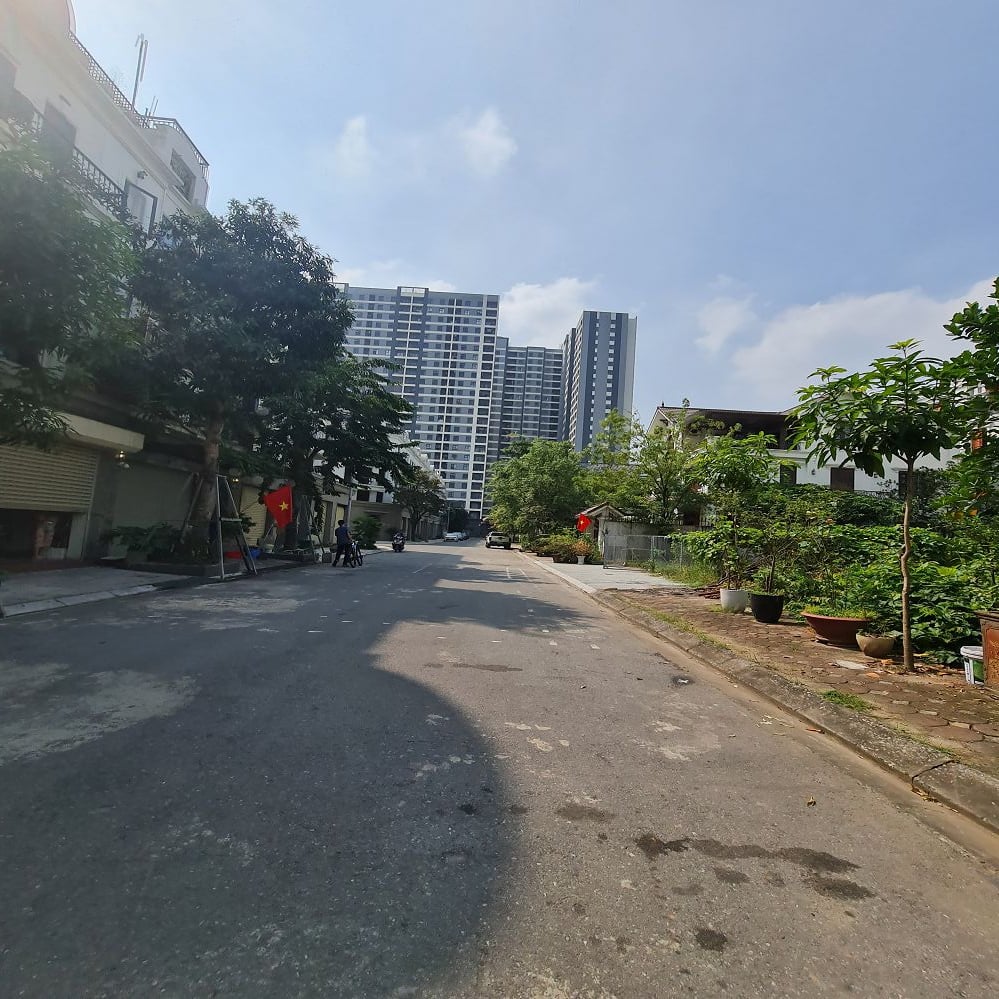 đường Chu Huy Mân