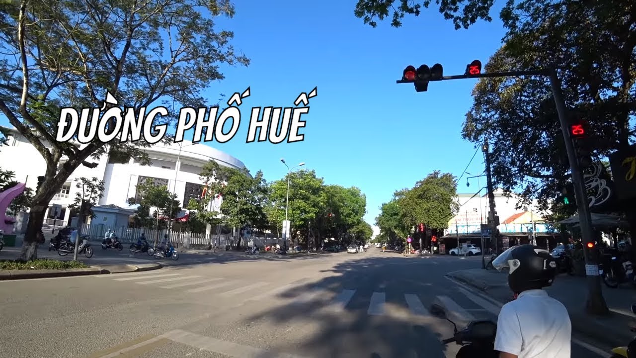 đường Nguyễn Huệ Huế