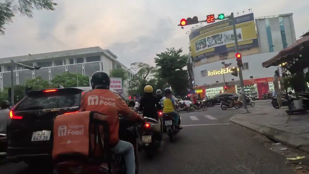 đường Nguyễn Chí Thanh ở Đà Nẵng