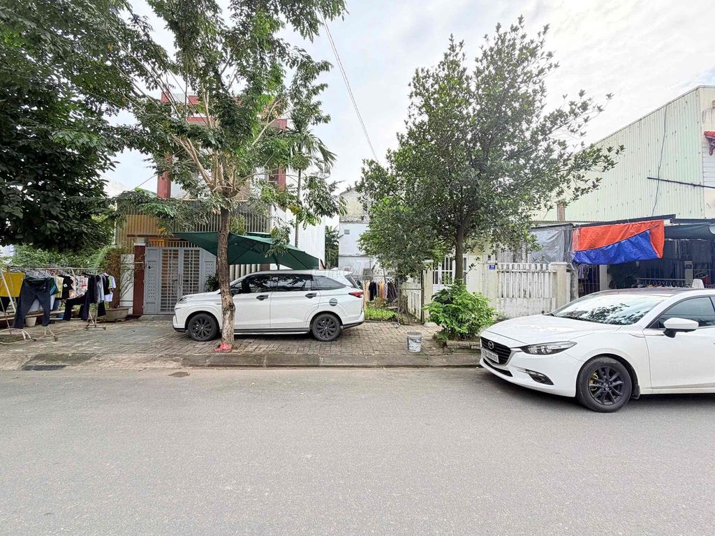 đường Trần Nam Trung