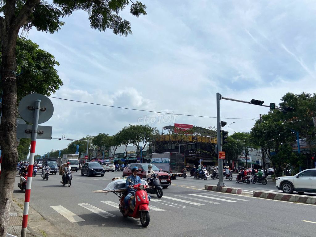 đường Lê Đại Hành