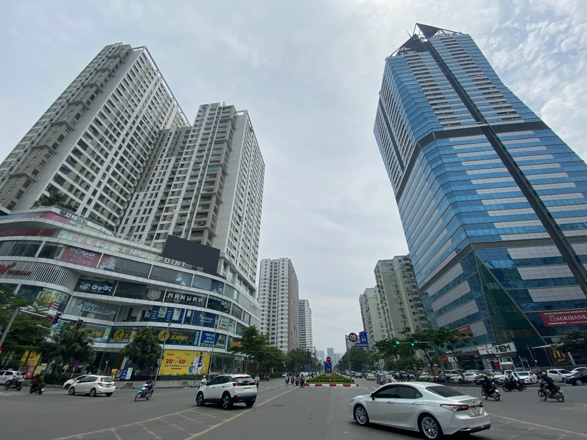 đường Lê Văn Lương ở Hà Nội