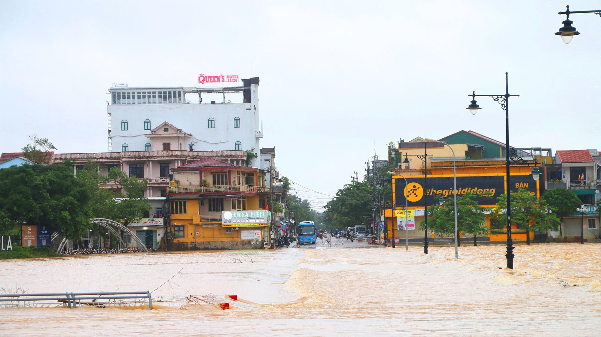 đường Nguyễn Sinh Cung