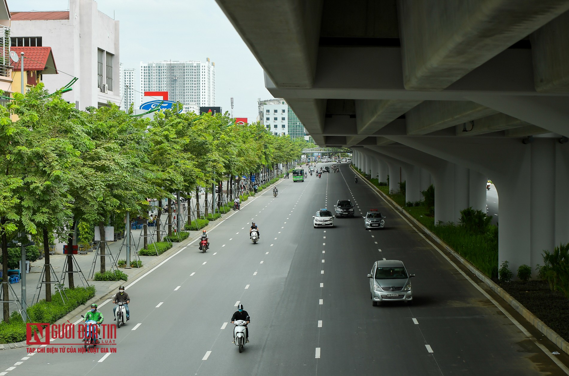 đường Phạm Văn Đồng ở Hà Nội