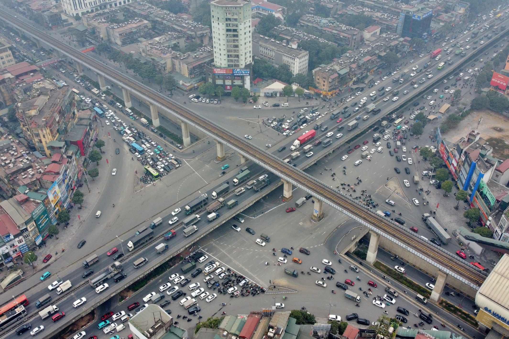 đường Nguyễn Xiển