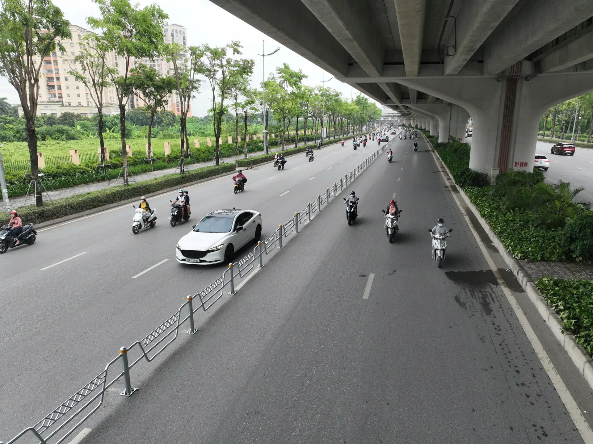 đường Phạm Văn Đồng